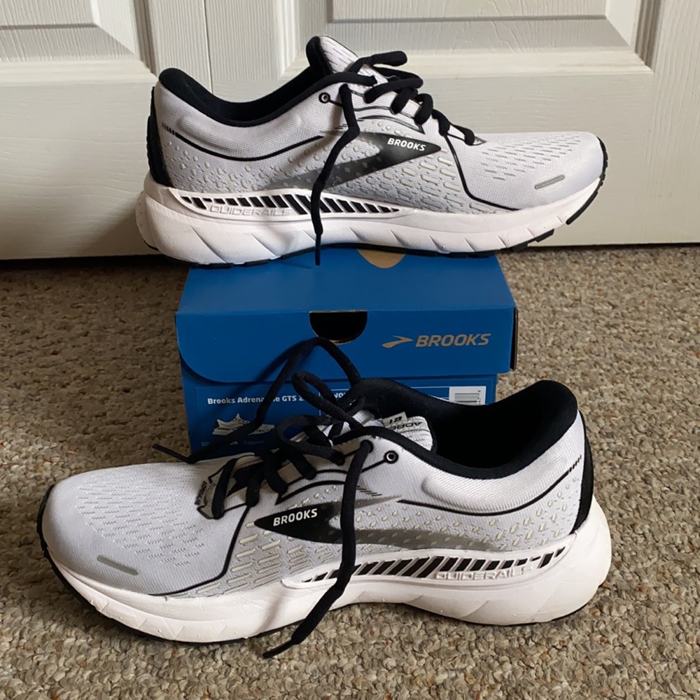 Brooks Adrenaline GTS 21 Snow Leopard
